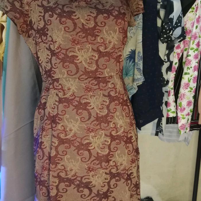 dress thrift ukuran M Wanita Batik Bunga Motif