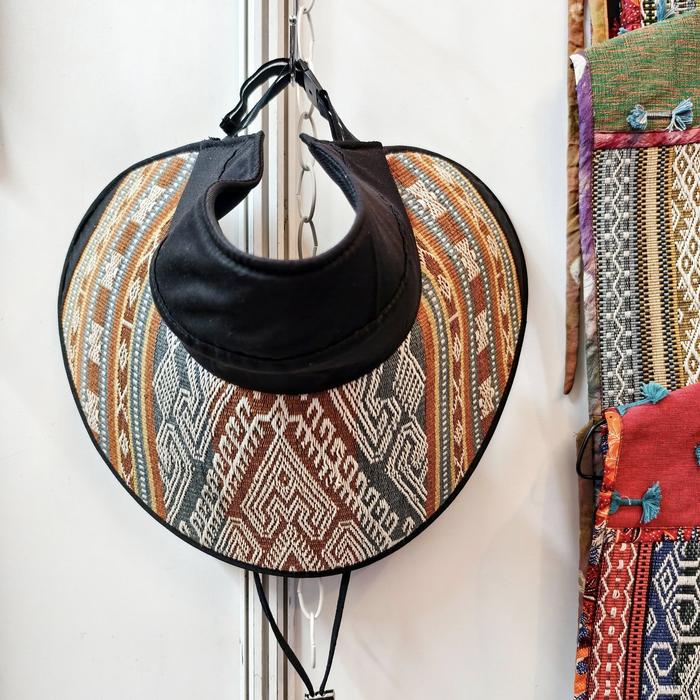 TOPI CETAR Tenun NTT Kombinasi Polosan Hitam