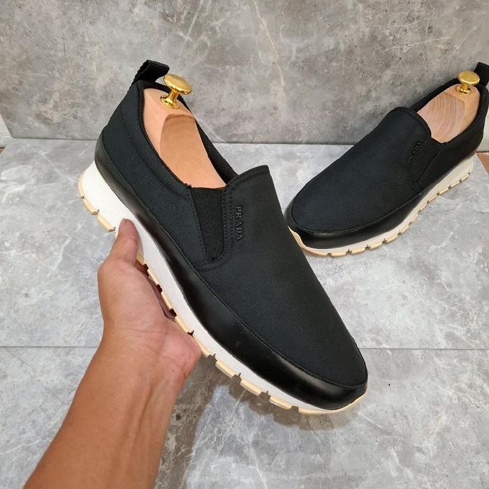 Sepatu Prada Original sneakers slipnon casual bekas second preloved  Pria Kasual Shoesnot loafers bo