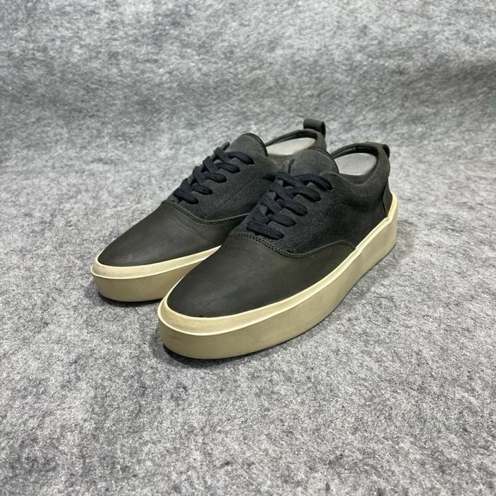 Detail Produk:  Follow @tokouwam   Merek: F.O.G  Model: SNEAKERS  Asal: ITALY Size :  7 SETARA 40 NS