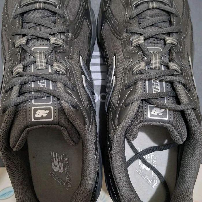 Sepatu New Balance 750 Abzorb