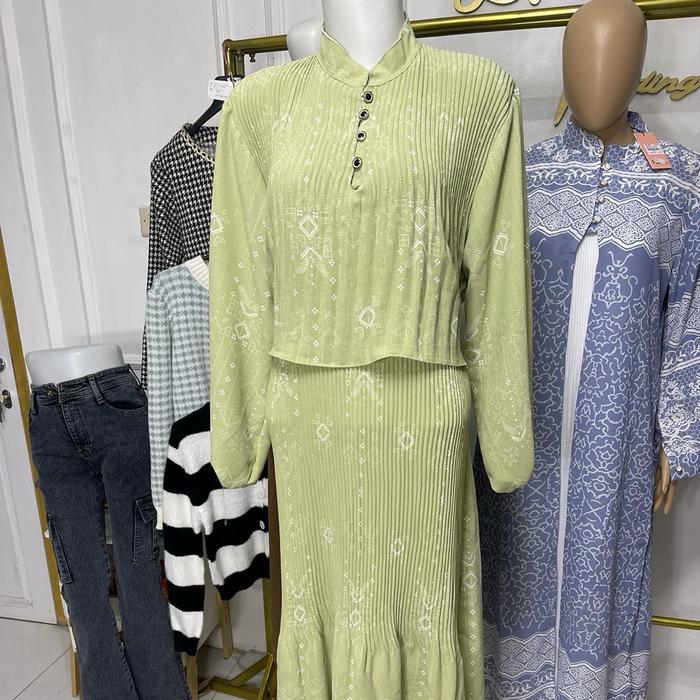 gamis plisket slim kancing