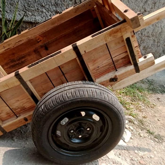 GEROBAK KAYU BAN MOBIL SERBAGUNA