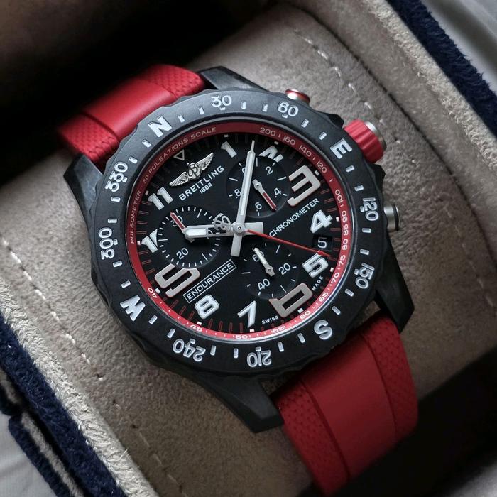 BREITLING Endurance Pro 44 Carbon