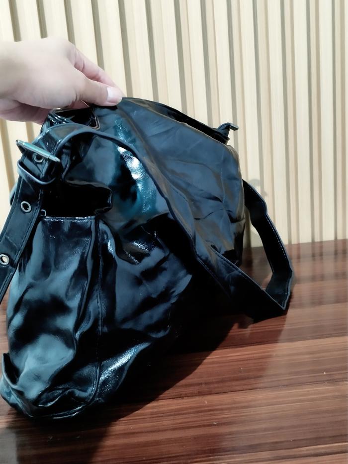 (THRIFT) LUXURY LEATHER SLING BAG KOREAN BLACK GLOSSY ICONIC