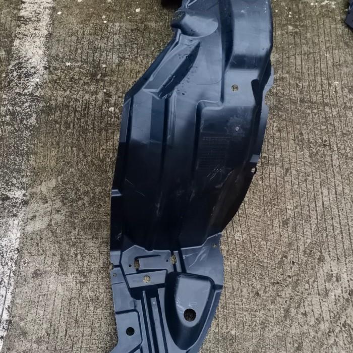 Liner Fender Yaris 2014 Keatas