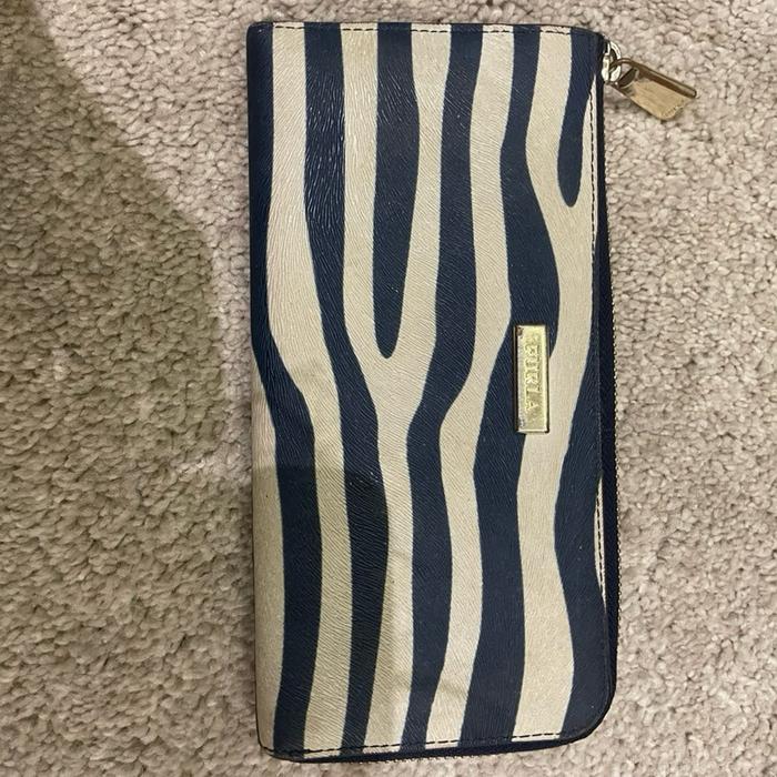 Preloved dompet furla authentic guaranteed