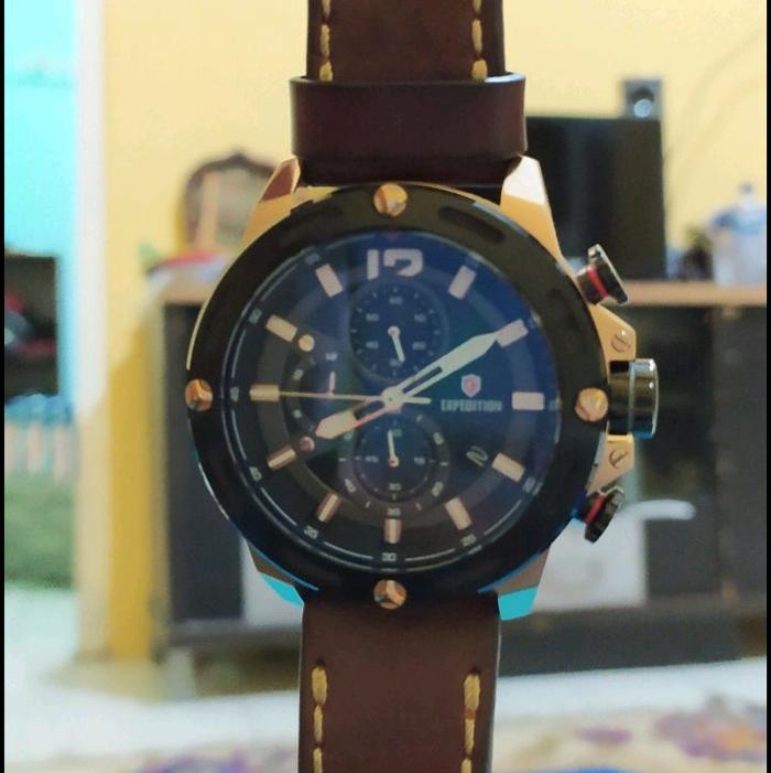 Expedition Jam Tangan Original E6780M Rose Gold Dial Hitam Strap Coklat dengan Desain Elegan dan Fun