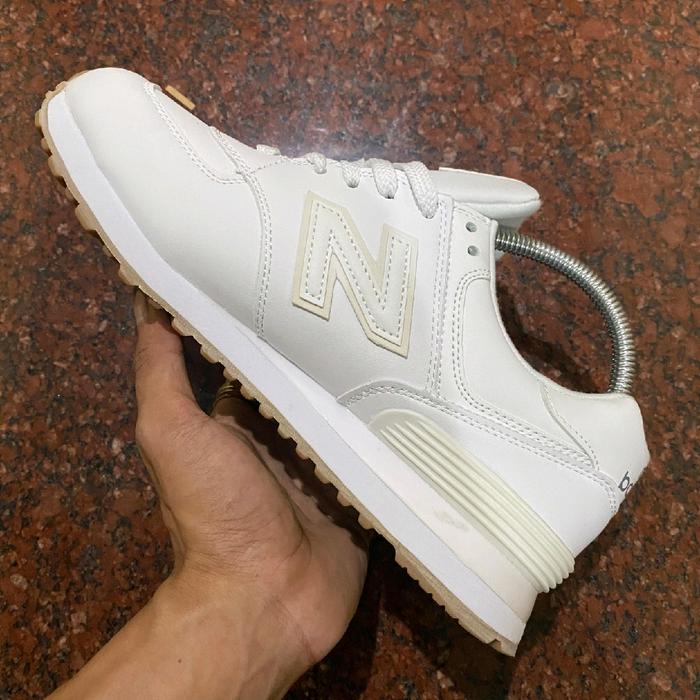 sepatu NB574 white leather glosy