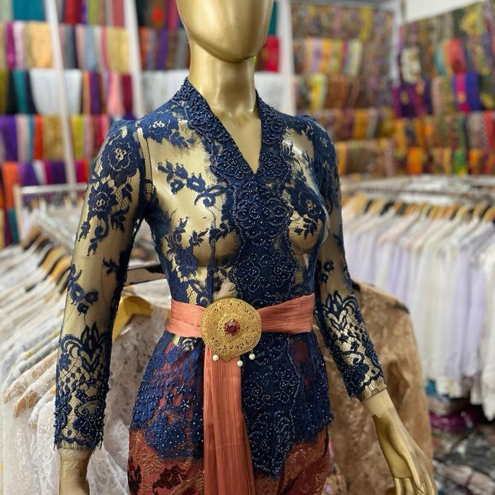 Kebaya brokat payet Jepang
