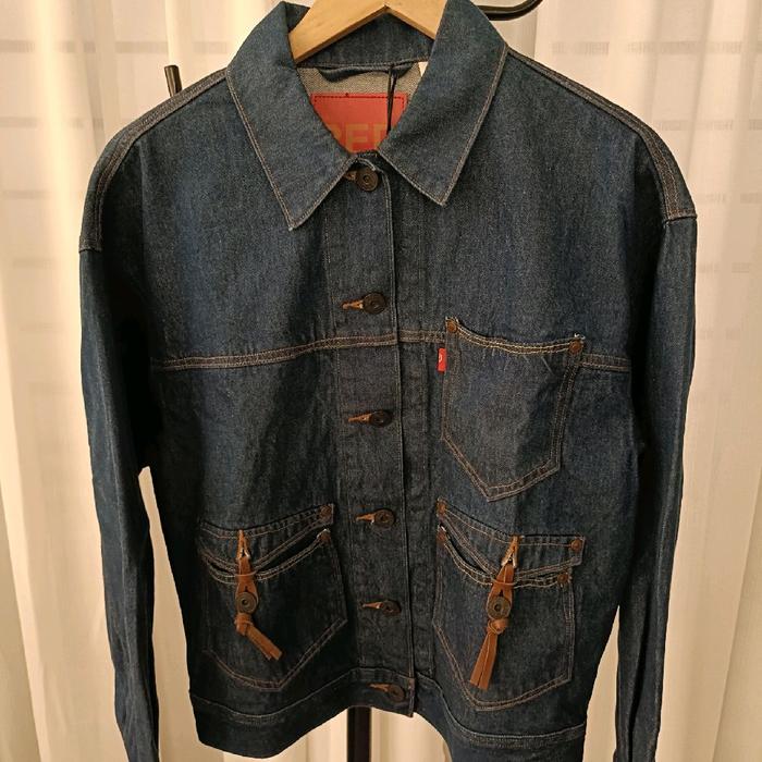 FASHION . ORIGINAL . LEVIS . RED TYPE II TRUCKER JACKET . SIZE XS . NEW