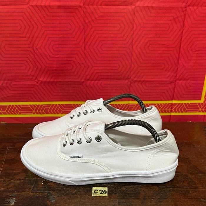 Sepatu second ori vans authentic classic size 41