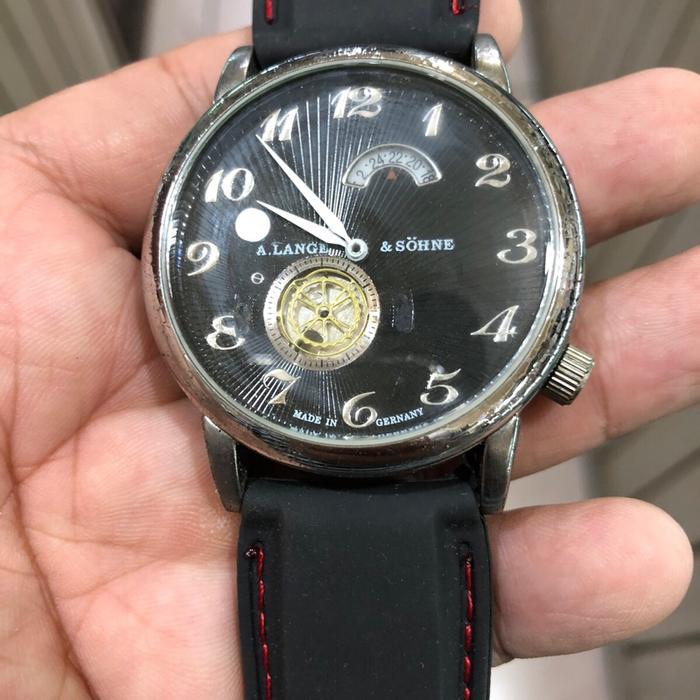 Jam tangan intage pria. A Lange and sohne automatic klasik strap kulit kondisi baik normal Watches