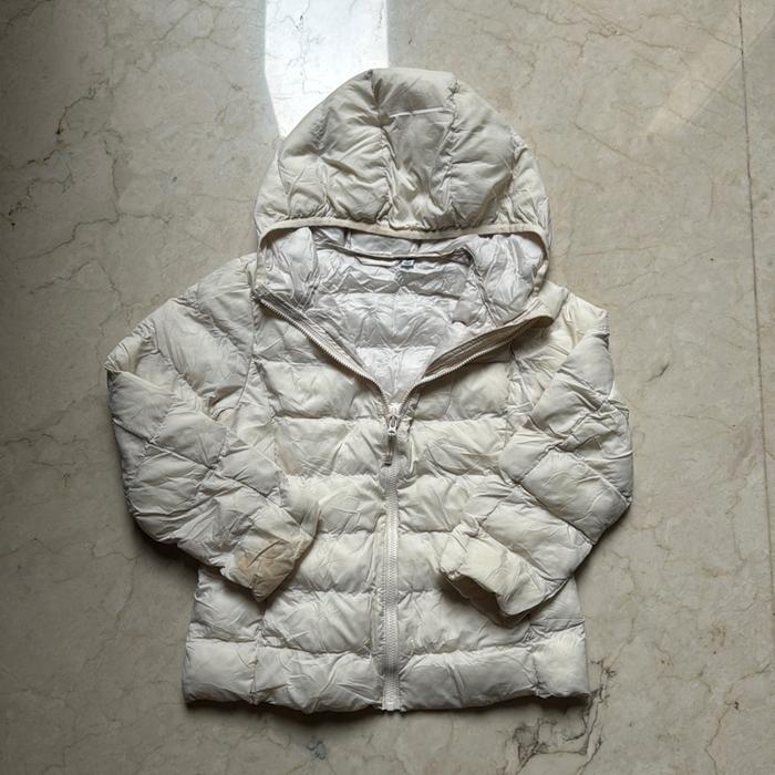 Uniqlo jacket jaket anak putih