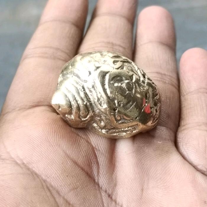 Keong Kol Buntet , Bahan Full Kuningan Sari