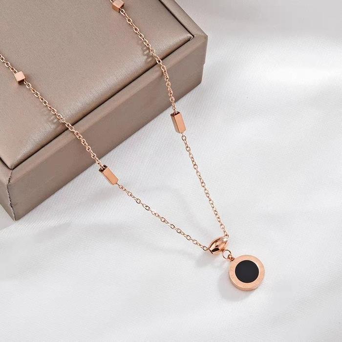 Kalung Wanita Titanium Rantai Tabung Liontin Hitam Putih 2 Sisi Hadiah Perhiasan