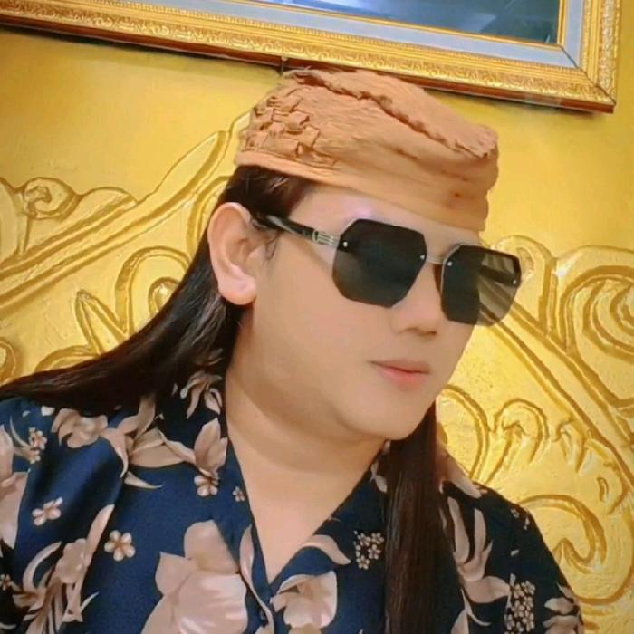 peci kang Arya// Kulit kayu honai / lantung tergantung onyebutan masing2 daerah
