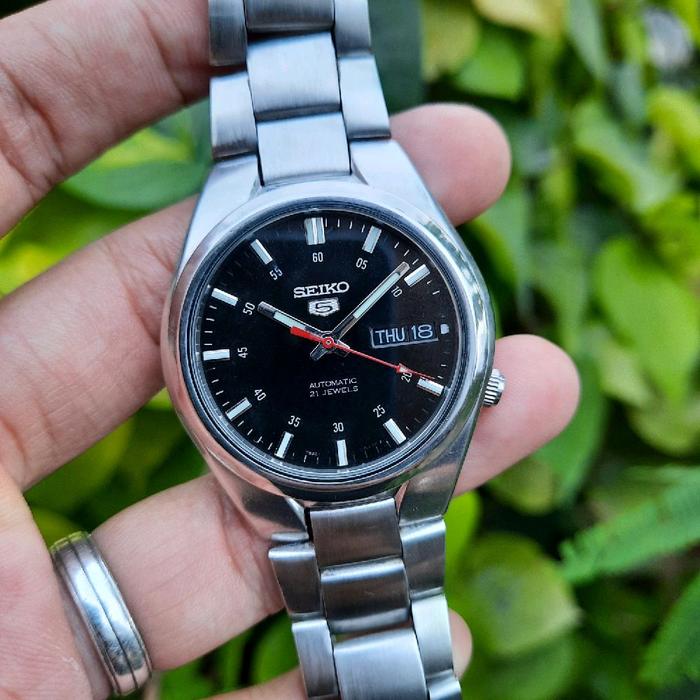 Seiko 5 Automatic SNK617K1 Hitam Black SNK617 7S26-02F0