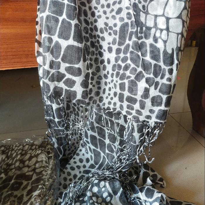Pasmina  Syal Jilbab Motif leopard / Pasmina hijab motif macan tutul