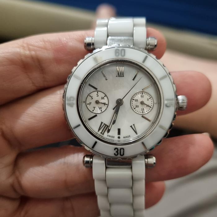 Jam Tangan Guess Collection I35003L1 Gc Swiss Made Wanita Dial Ceramic Kondisi Bekas