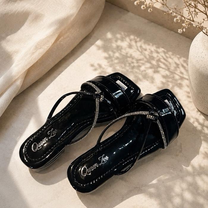 Sandal Wanita Flat Modern Elegan dengan Rhinestone Nyaman Ringan Warna Black Cream dan Mocca Queen Z