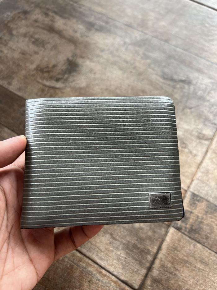Dompet Picard wallet, warna abu