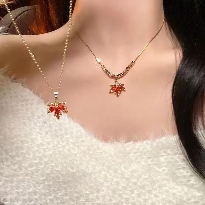 Red Maple Leaf - Necklace Kalung Liontin  Merah