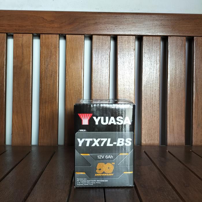 Aki Vespa LX 150 Yuasa YTX7L-BS Maintenance Free