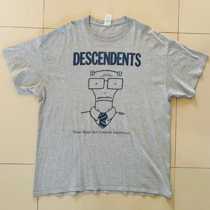Kaos Band import Descendents Size XL Tag Gildan Heavy Cotton Original Desain Karakter Milo