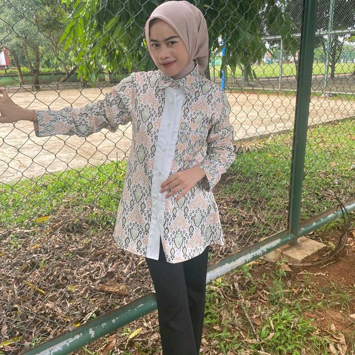 SIDELINE - Syerinaa Longsleeve Shirt