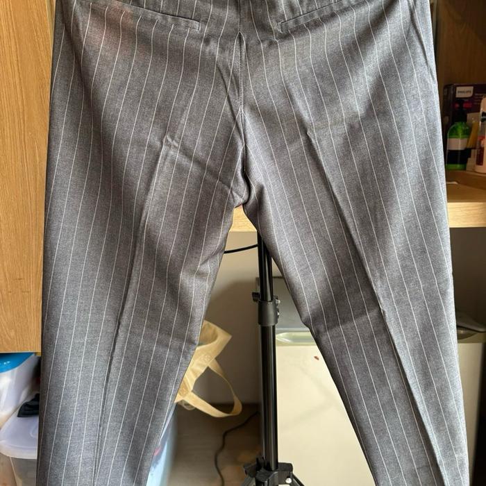 H&M Celana ankle pants panjang abu garis