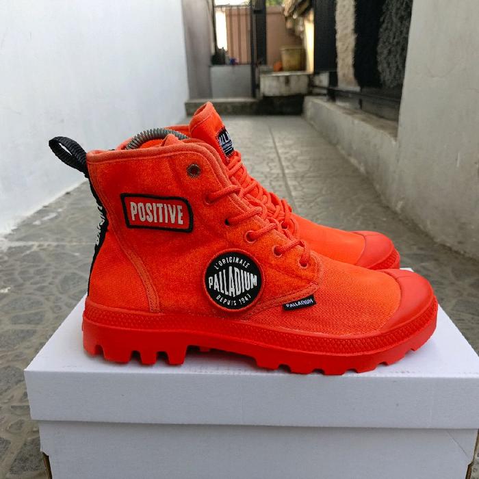 palladium pampa hi orange Size 38 (Harga Nett)
