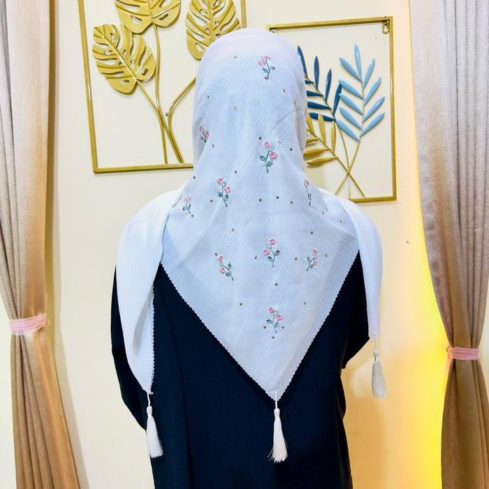 Mawar Hijab / Kerudung / Jilbab Muslim Segi Empat Bordir Mix Payetmotif Bunga Mawar Nyaman Soft Mewa
