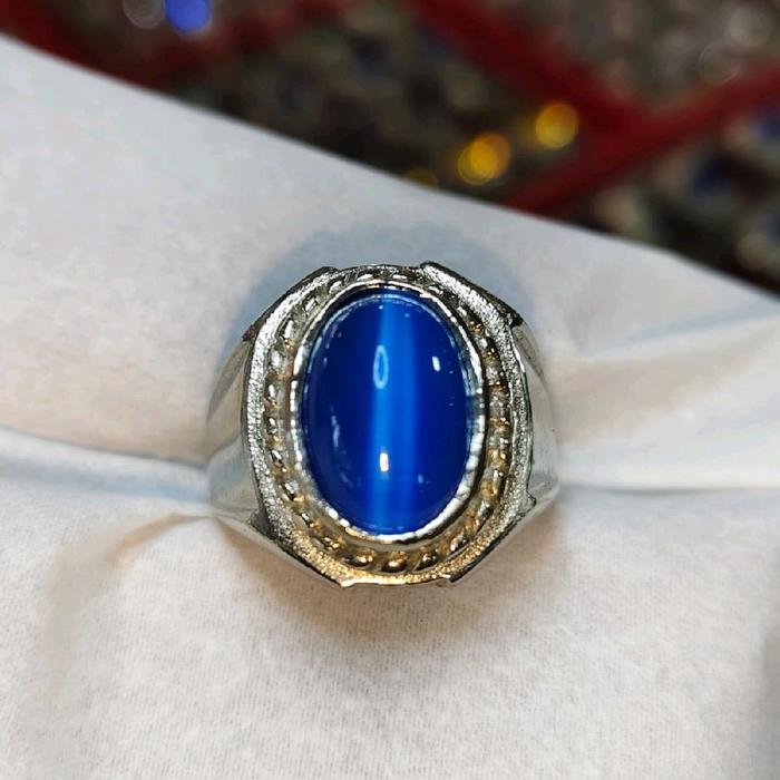 batu cincin mata kucing biru