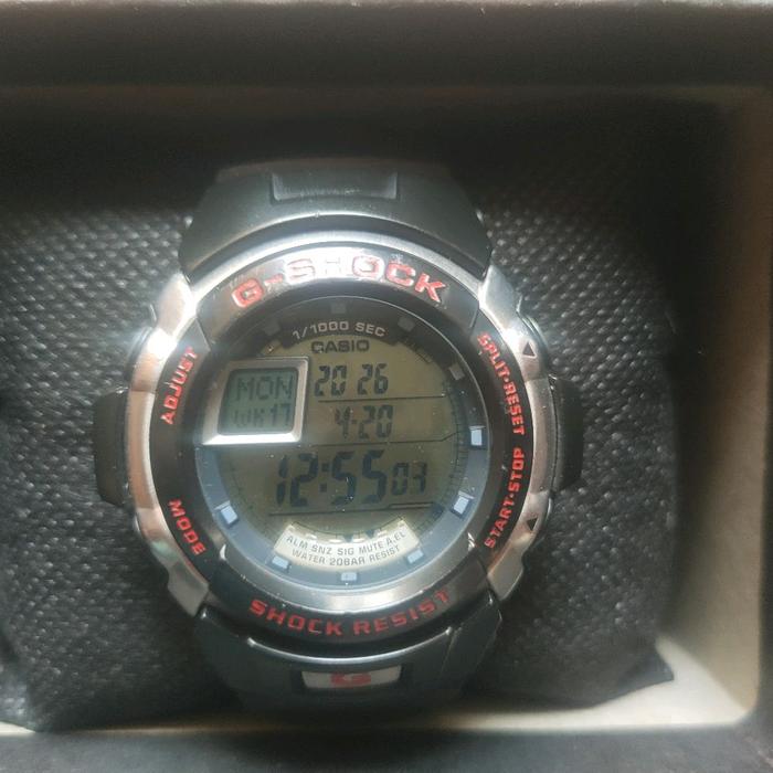 Jam Tangan G-Shock G-7700-1DR dengan Tampilan Digital dan Fitur Shock Resist preloved