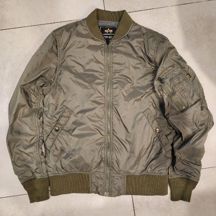 Jaket Bomber Pria Alpha Industries MA-1 Hijau Tua/Army