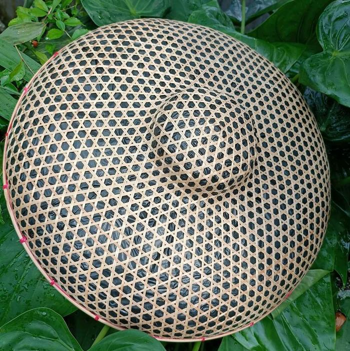 caping bambu topi petani bahan bambu kombinasi plastik dan daun bambu topi outdoor