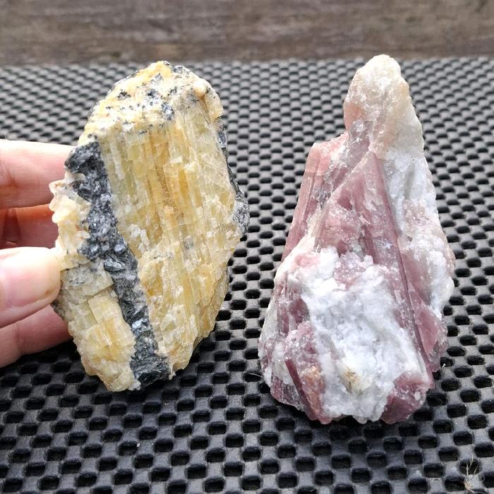 Bundling Pink Tourmalin Raw & Canary Tourmaline, untuk kolektor pecinta tourmaline.