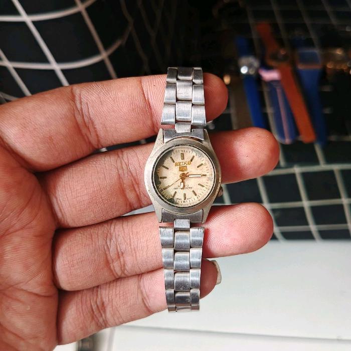 jam tangan Seiko kW mati mulus