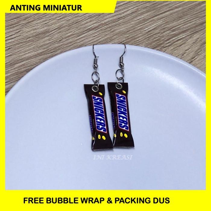 MINIATUR PRODUK ANTING COKLAT SNICKERS