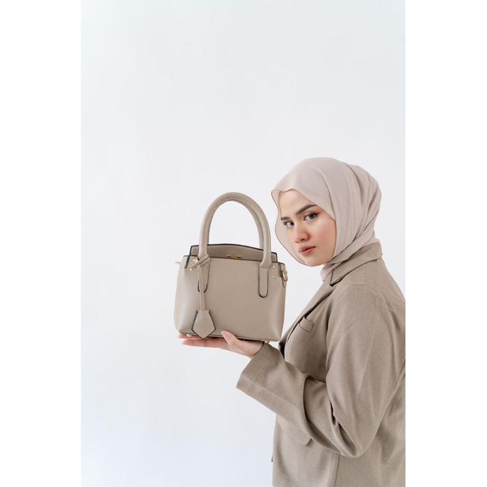 SLING BAG FLICKA W 71 FREE BUBBLE WRAP (BISA COD)