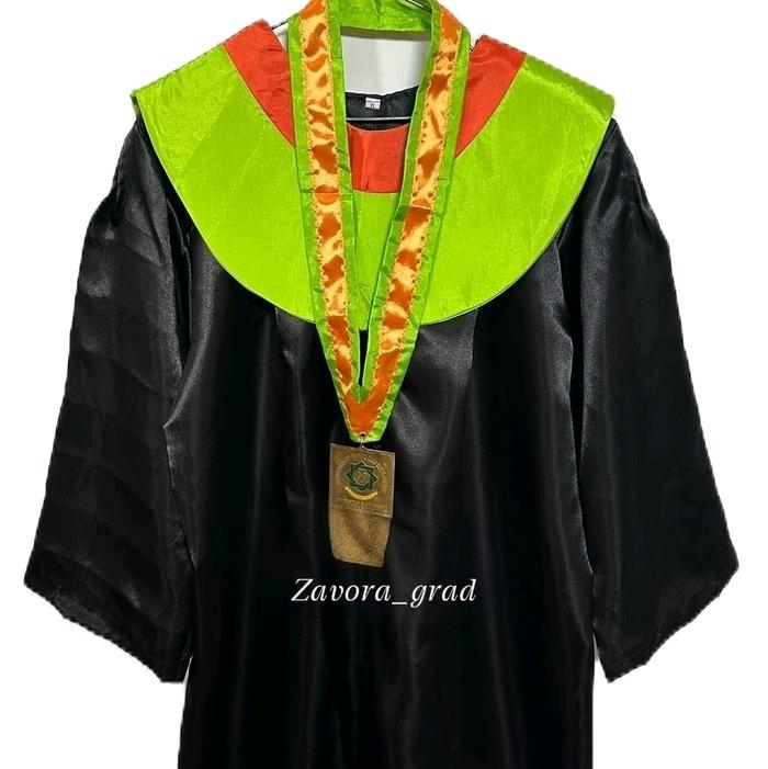 Toga wisuda UINSA FULL SET + gordon glossy, bahan jubah/gamis tersedia kain satin dan gabardin.