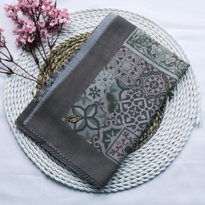 DAFANYA JILBAB MOTIF SEGIEMPAT