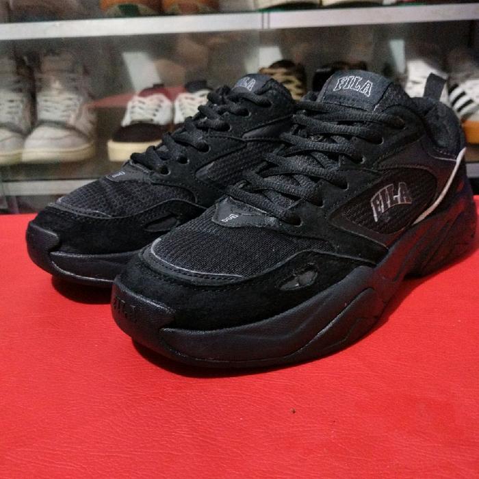 SEPATU SECOND FULL BLACK FILLA SIZE 39
