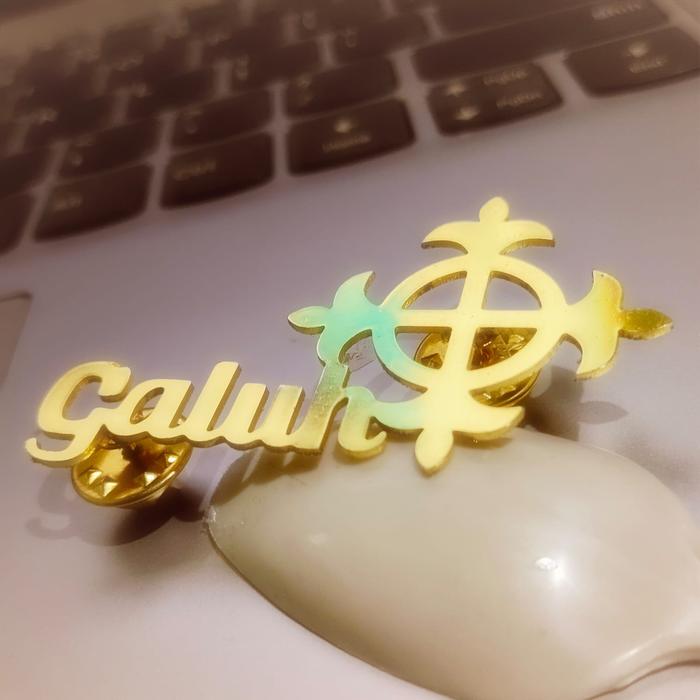 PIN BROS GALUH CIAMIS TERBARU Bahan Kuningan Ketebalan 1.5 mm dengan Pengait Paku Kupu-Kupu & Peniti