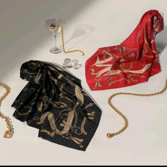 BUTTONSCARVES Signature Chain Square