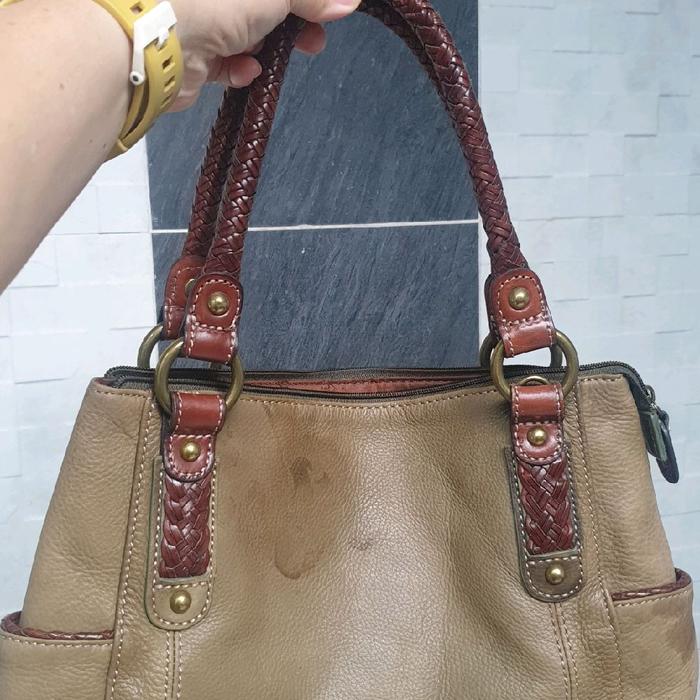 Fossil Tas Wanita Ori Kulit Asli dengan Desain Elegan dan Tali Braided untuk Gaya Harian Anda