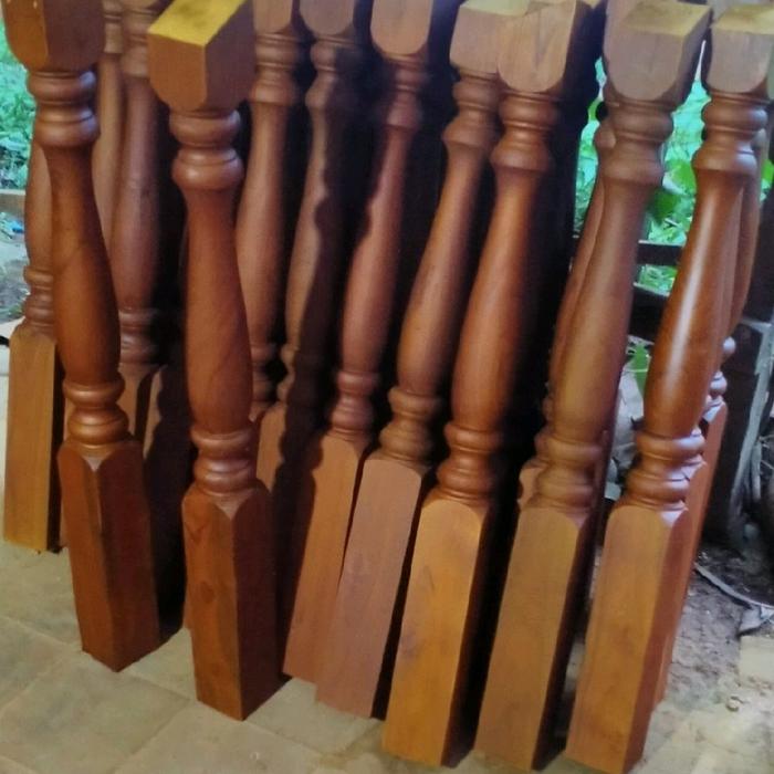 Komponen Bubutan untuk Relling Tangga Jati Jepara - Kayu