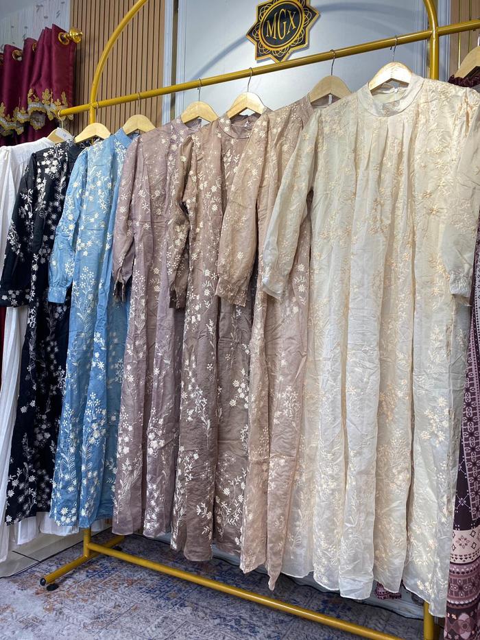 Gamis Lebaran Kekinian terbaru papersilk nyaman  dress muslimah terkini mgx kurnia butik bandung