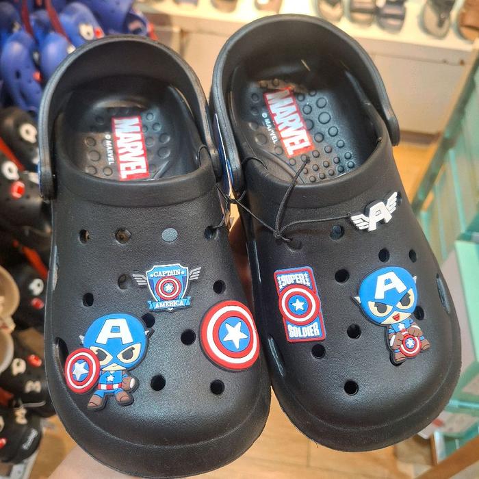 Sandal Fladeo Anak-Anak Karakter Marvel Captain America Hitam dengan Stiker Lucu